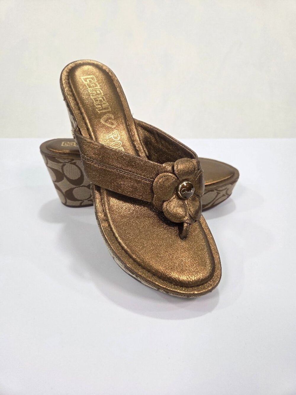 Coach Poppy Harley Signature C Wedge Thong Sandals Metallic Bronze Women’s 7.5